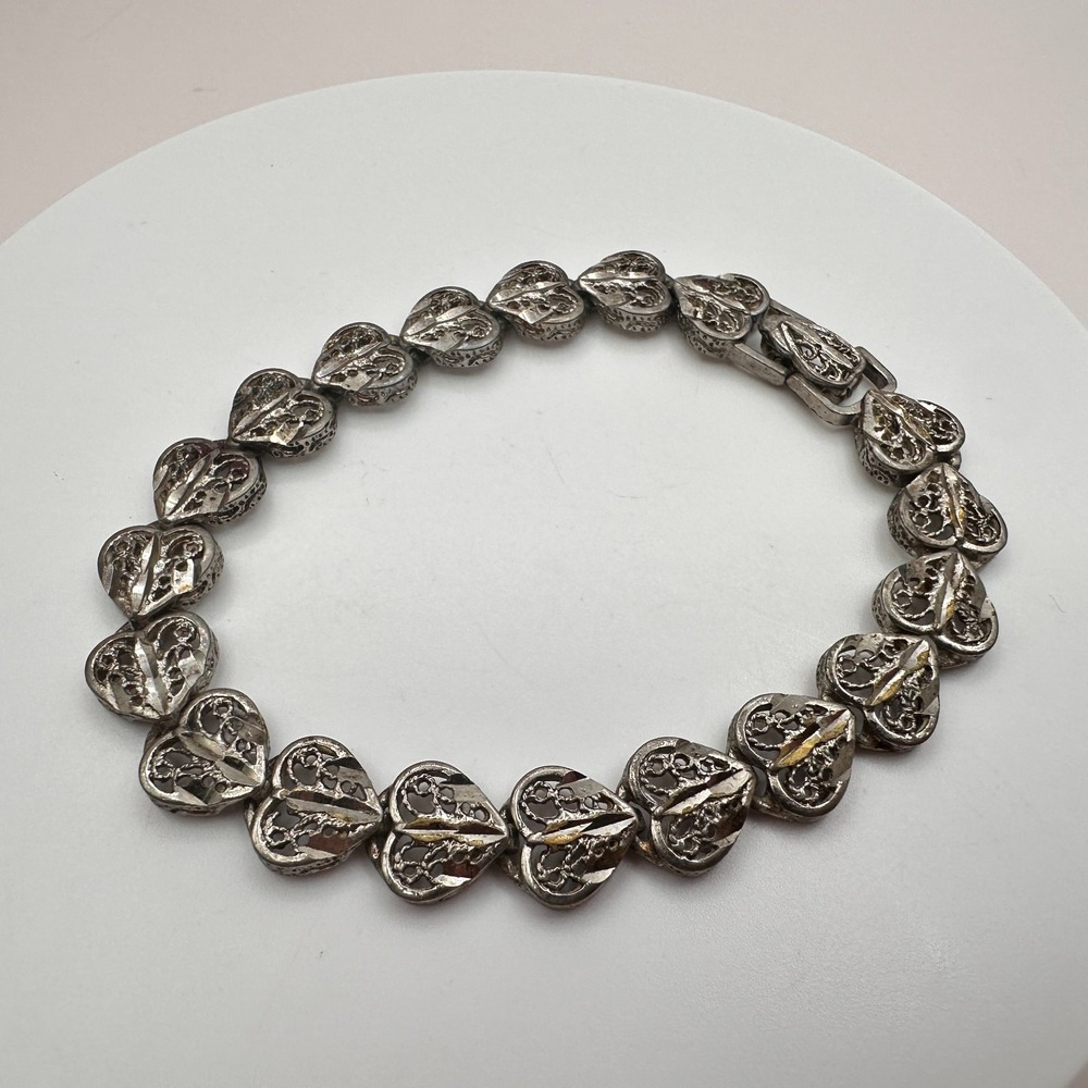 Vintage 90s SilverTone Filigree Heart Link Bracelet Classic Jewelry